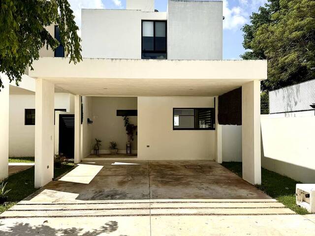 #327 - Casa para Venta en Mérida - YN - 2